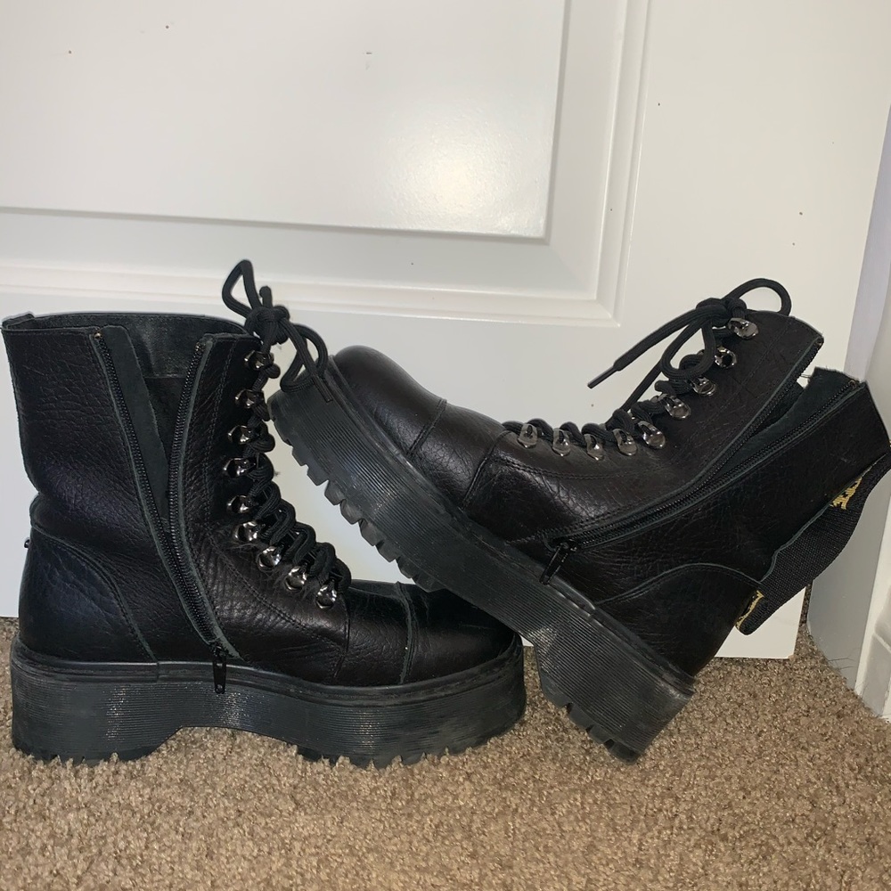 Bronx Platform Combat Boots W Accessories